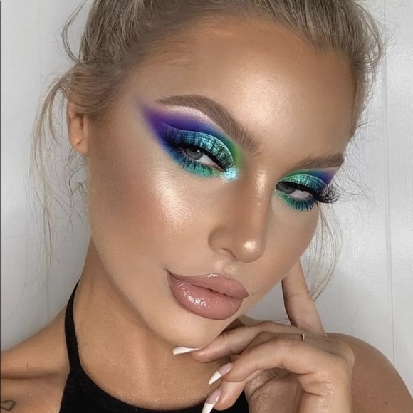 🎀ELOISE THE QUEEN EYESHADOW PALETTE - Picture 12 of 16